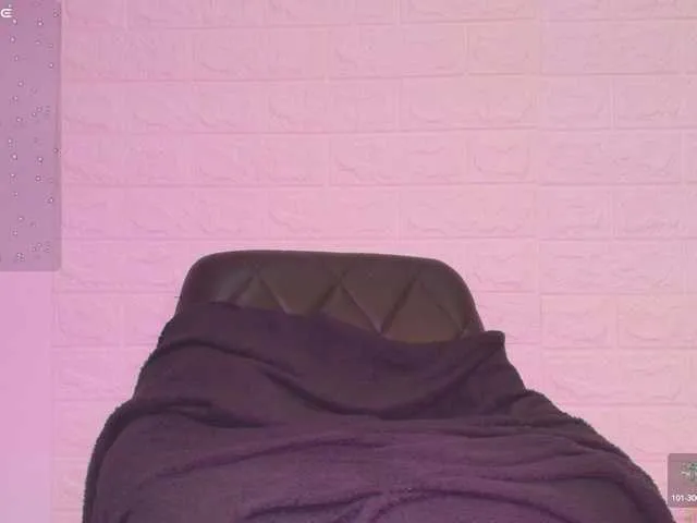 Live sex webcam photo for melissa-golden #291666411