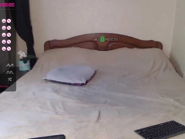 Live sex webcam photo for mellannie8 #275655540