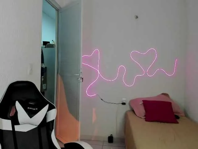 Live sex webcam photo for melmiranda01 #290323254