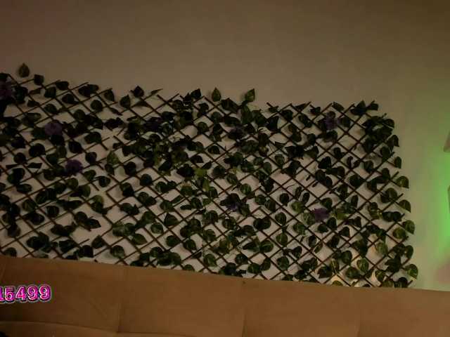 Live sex webcam photo for melody-cute10 #290395393