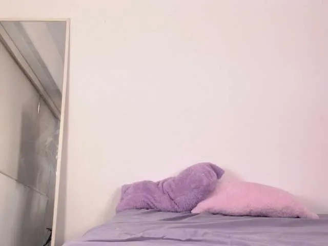 Live sex webcam photo for melody24 #290330126