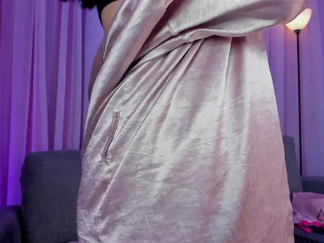 Live sex webcam photo for MelodySweett #291660604