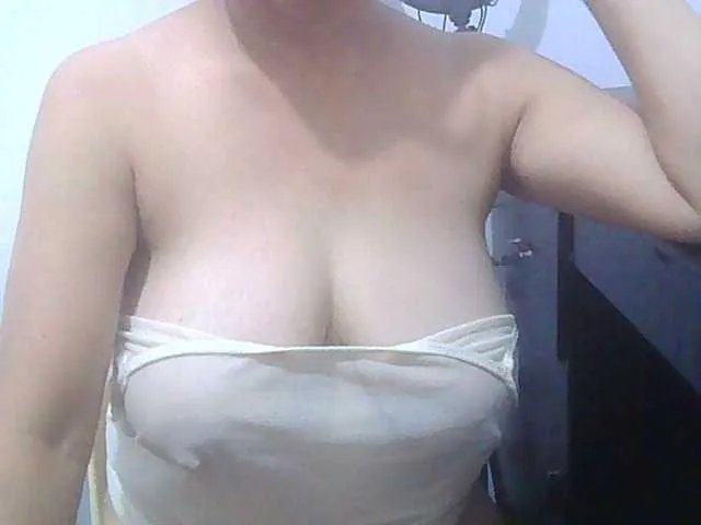 Live sex webcam photo for melon2love4u #291456222