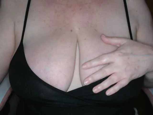 Live sex webcam photo for meloncitos25 #291340538