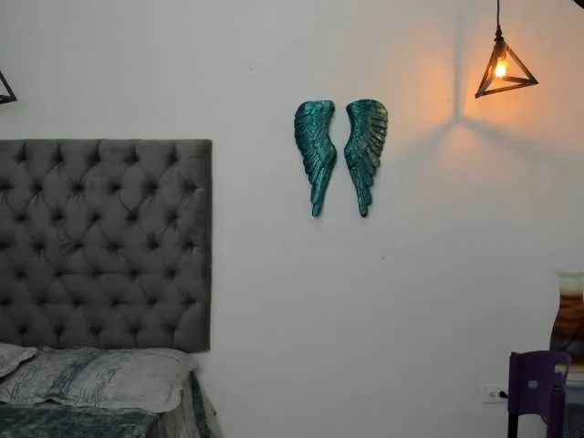 Live sex webcam photo for melyanoah #272001185