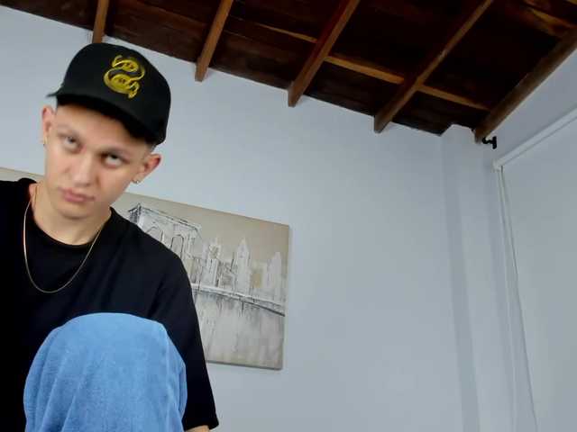 Live sex webcam photo for memphiis1 #277465377