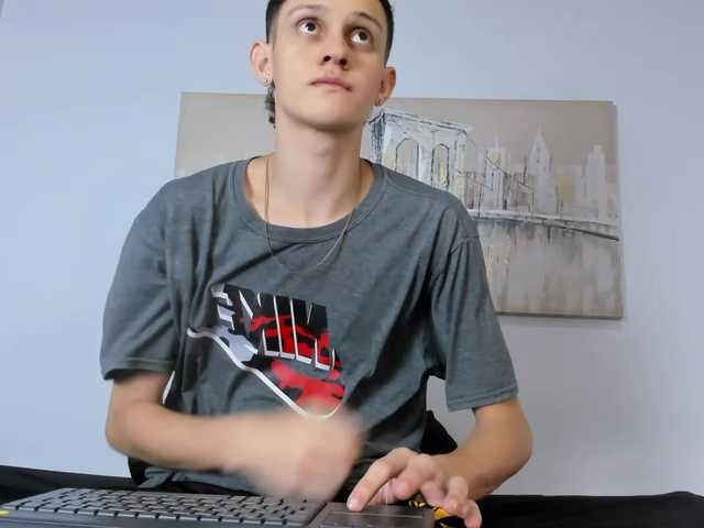 Live sex webcam photo for memphiis1 #277496483