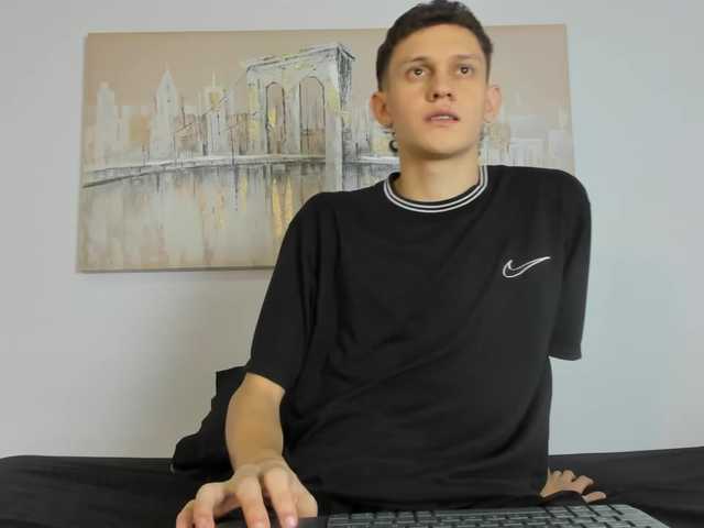 Live sex webcam photo for memphiis1 #277509911