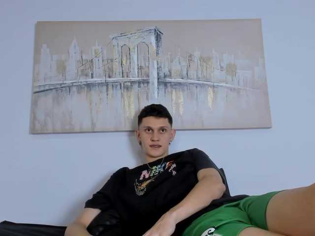 Live sex webcam photo for memphiis1 #277531121