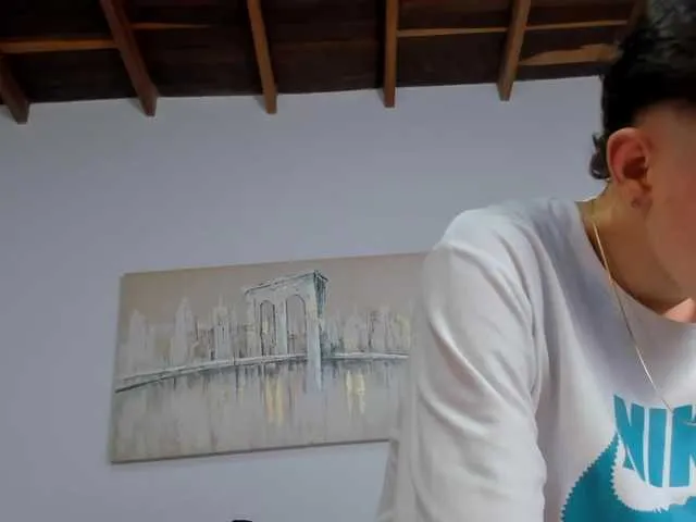 Live sex webcam photo for memphiis1 #277725882