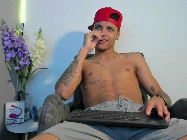 Live sex webcam photo for menbigcock22 #276158189