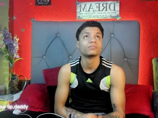 Live sex webcam photo for menbigcock22 #276347169