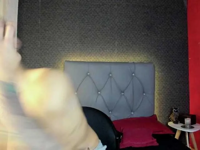 Live sex webcam photo for menbigcock22 #276413518