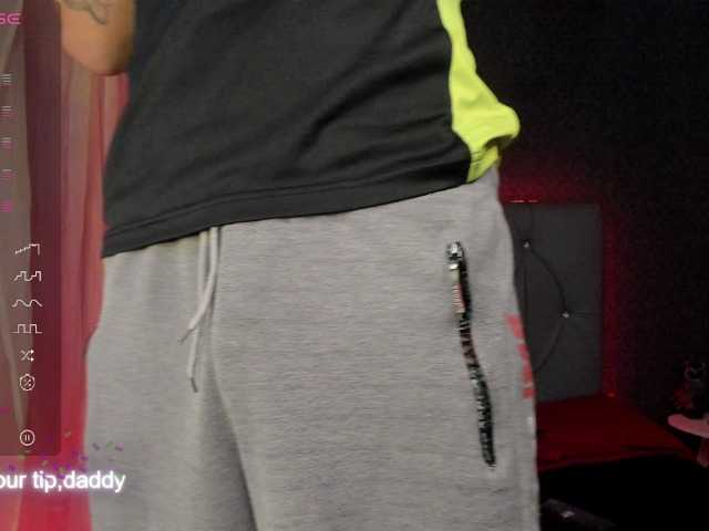 Live sex webcam photo for menbigcock22 #276428225