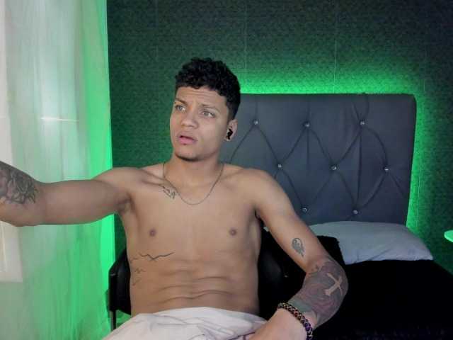 Live sex webcam photo for menbigcock22 #276530815