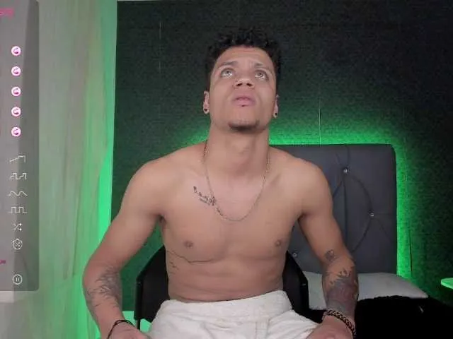 Live sex webcam photo for menbigcock22 #276582154