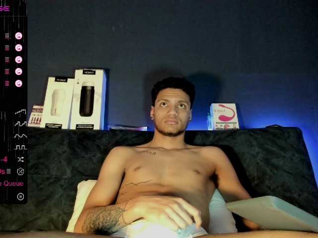 Live sex webcam photo for menbigcock22 #277211424