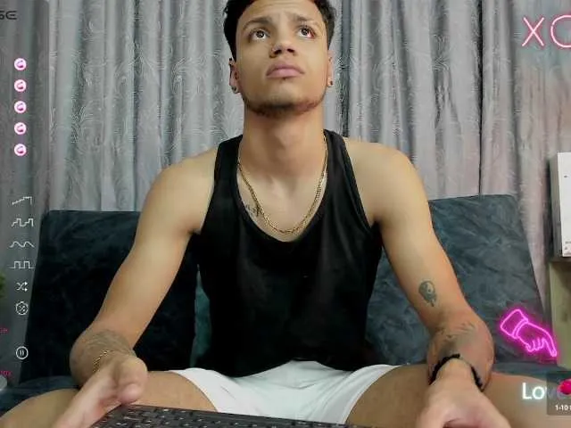 Live sex webcam photo for menbigcock22 #277458205