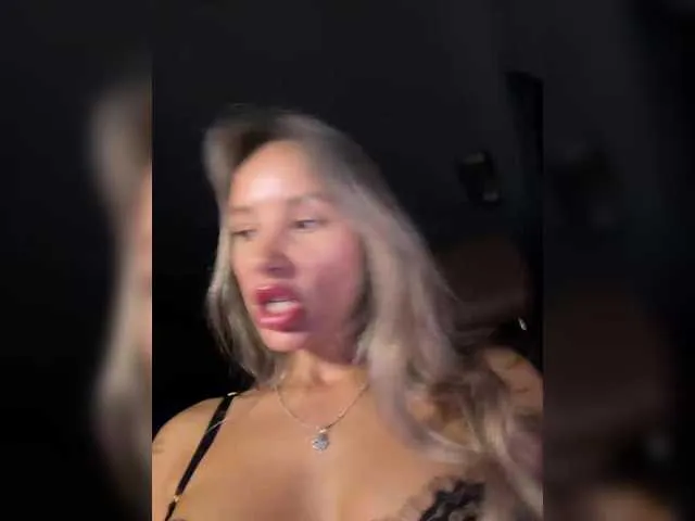 Live sex webcam photo for meow-777 #291516332