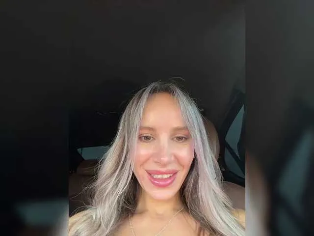 Live sex webcam photo for meow-777 #292008158