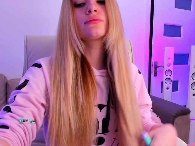 Live sex webcam photo for meow #272236569