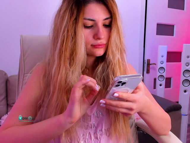 Live sex webcam photo for meow #272255375