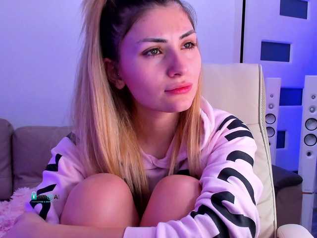 Live sex webcam photo for meow #272532600