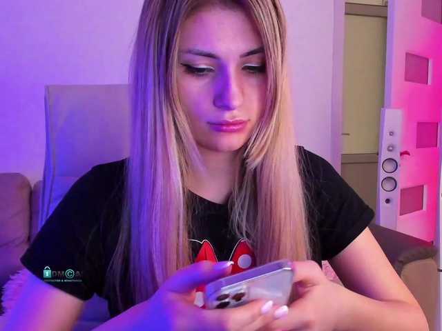 Live sex webcam photo for meow #273343385