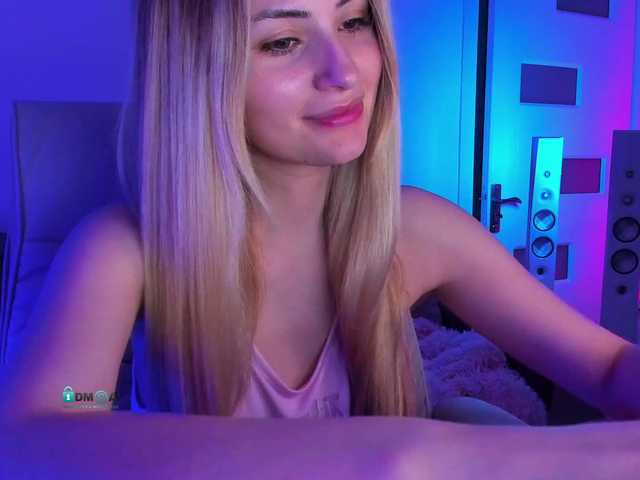 Live sex webcam photo for meow #273701568