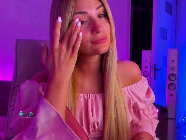 Live sex webcam photo for meow #275584554