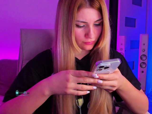 Live sex webcam photo for meow #276942965