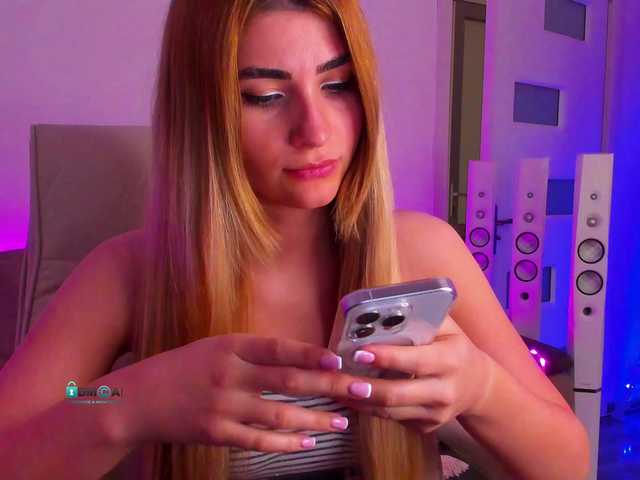 Live sex webcam photo for meow #277939042