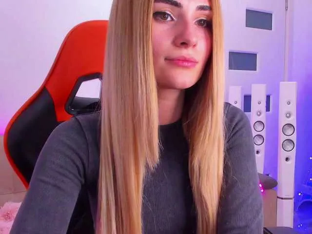 Live sex webcam photo for meow #291176592