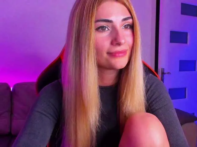 Live sex webcam photo for meow #291329349