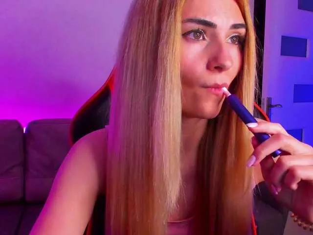 Live sex webcam photo for meow #291343493