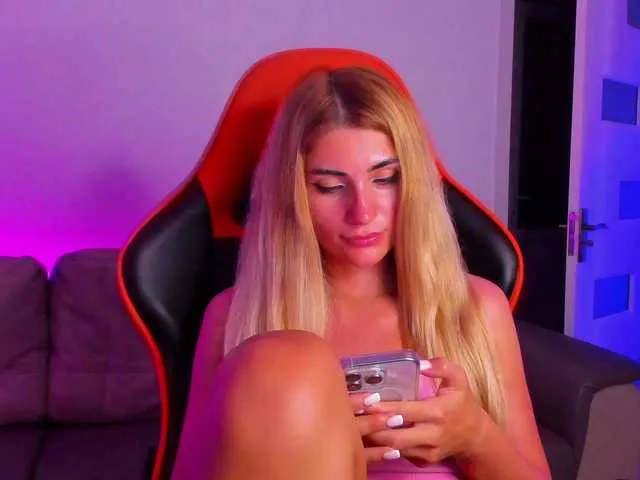 Live sex webcam photo for meow #291606546