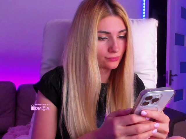 Live sex webcam photo for meow #292380471