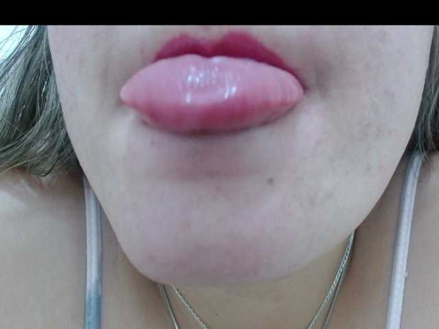 Live sex webcam photo for meridasweet #272078415