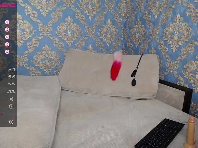 Live sex webcam photo for merlinkit #275576284