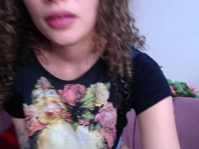 Live sex webcam photo for mermaid-princ #272308795