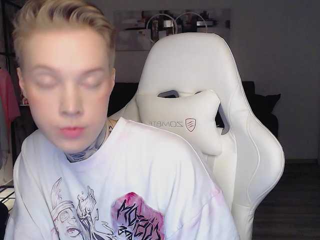 Live sex webcam photo for mery-jane- #290345679