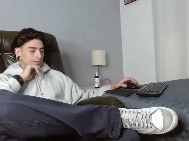 Live sex webcam photo for methodicxxx #275804266