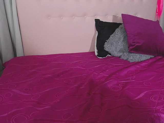 Live sex webcam photo for mia-ben #271972363