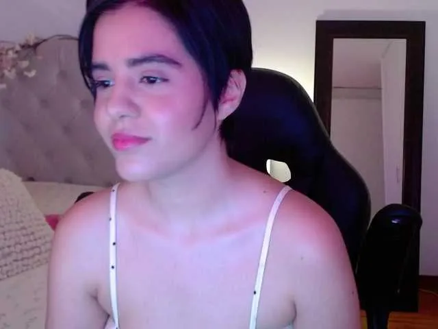 Live sex webcam photo for mia-collins #276725981