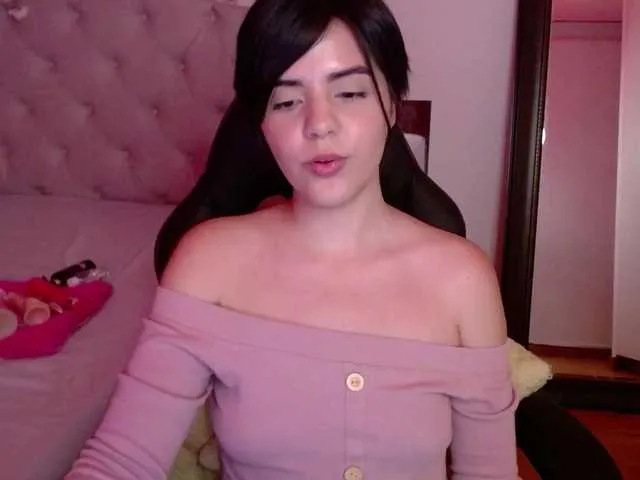 Live sex webcam photo for mia-collins #276813228