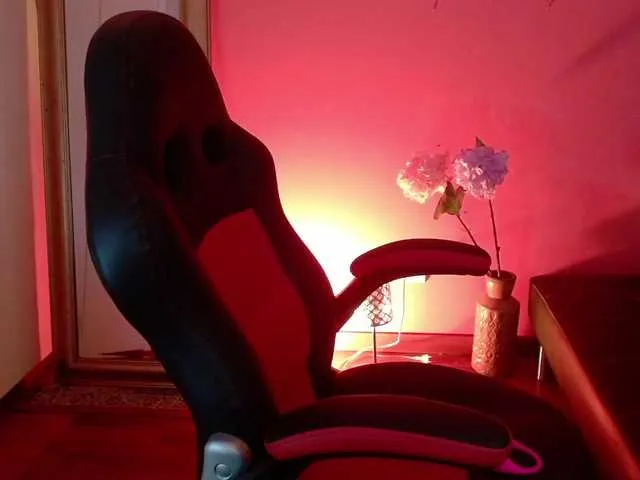 Live sex webcam photo for mia-collins #276870669