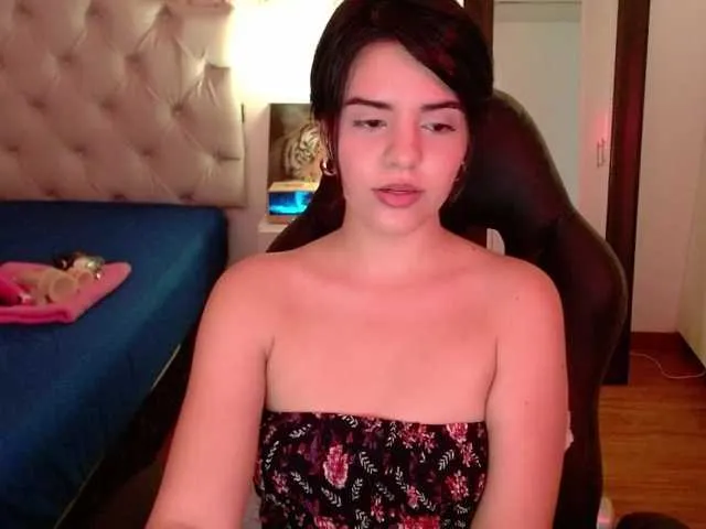 Live sex webcam photo for mia-collins #276924959