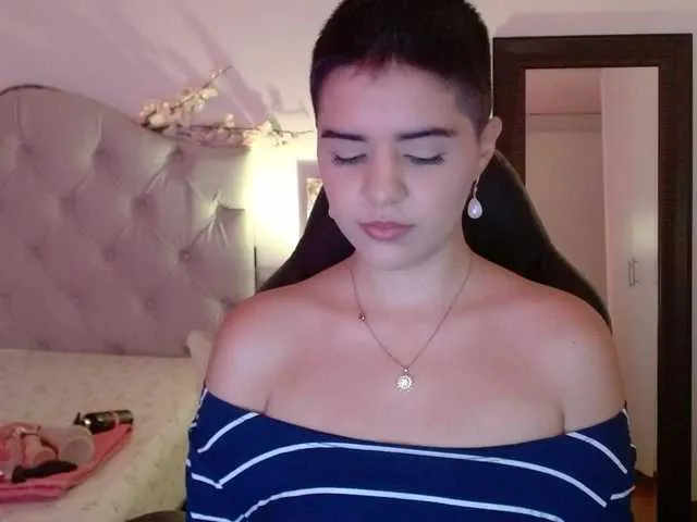 Live sex webcam photo for mia-collins #277047907