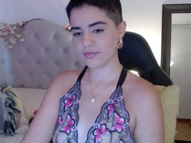 Live sex webcam photo for mia-collins #277054171