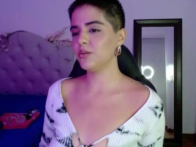 Live sex webcam photo for mia-collins #277094612